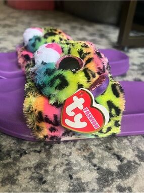Ty “Dotty” Slippers (Adult Sz 5-7)